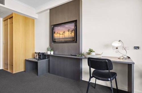 Parramatta Apartment | Bright Studio with Pool Access in Parramatta