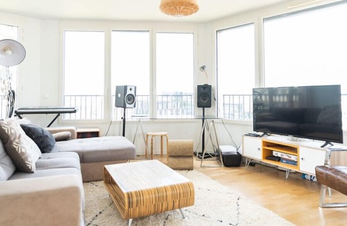 Batignolles Apartment | BRIGHT studio with BALCONY in the heart of PARIS