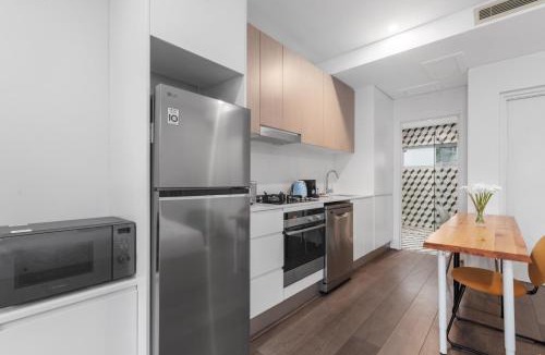 Coogee Apartment | Bright Studio with Balcony near Coogee Beach