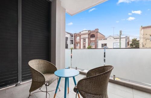 Coogee Apartment | Bright Studio with Balcony near Coogee Beach