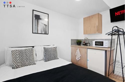 Woodside Apartment | Bright Studio with En-suite & Kitchenette A4 - Norwood Junction