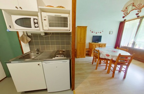 Les Rousses Apartment | Bright studio with loggia near Les Rousses village