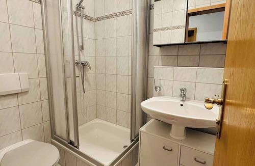 Munchen District Apartment | Bright Studio with Private Terrace near Munich