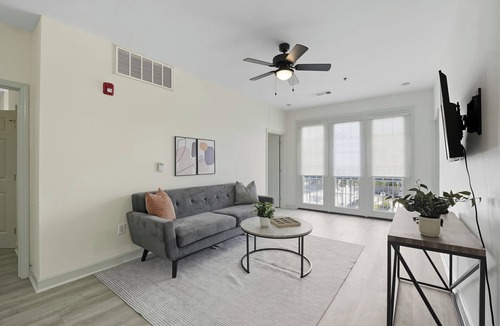 University District Apartment | Bright & Stylish 2-Bed, 2-Bath Apartment