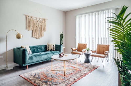 Forestview Apartment | Bright Stylish 2BR Apt in Oak Brook