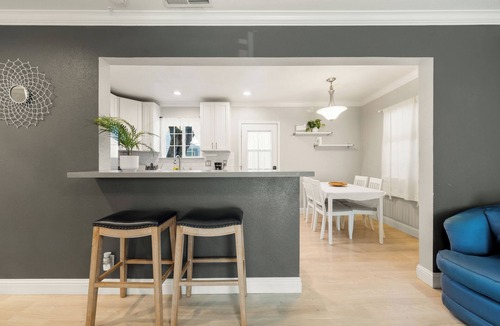 Southeastern Sacramento House | Bright Stylish 2BR Near Downtown + UC Davis Med