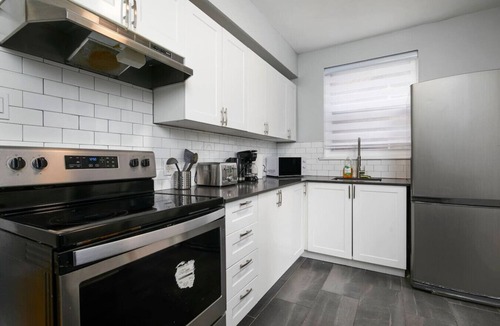 Cote-Des-Neiges—Notre-Dame-De-Grace Apartment | Bright & Stylish 2BR – Prime Stay on MTL