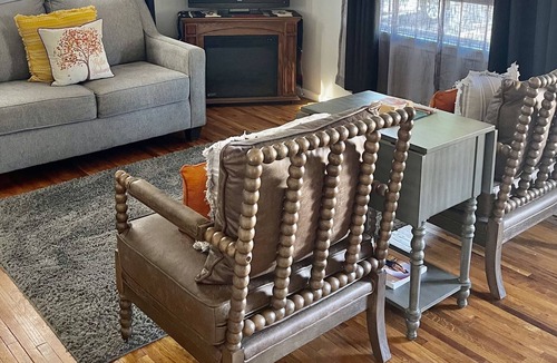 Fort Sumner House | Bright, stylish and centrally located casita.