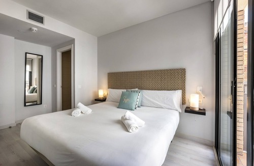 Collblanc y La Torrassa Apartment | Bright & stylish apartment in Hospitalet