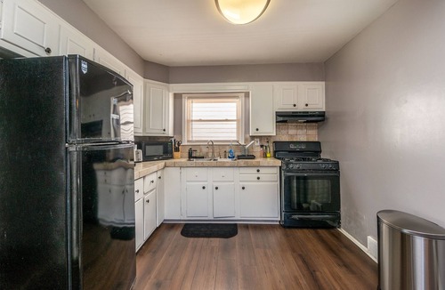 Front Park Apartment | Bright, Stylish Apt. with fire place in ❤ Buffalo