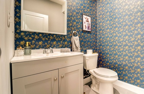 The Hill Apartment | Bright & Stylish Home Next To Yale!