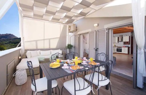 Lixouri Apartment | Bright suite