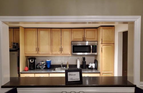 Bedford Apartment | Bright sunny B&B overlooking Bedford Basin