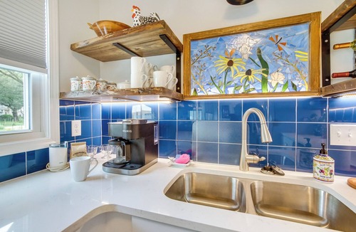 Emporia House | Bright & Sunny Getaway w/Bikes: 1 Mi to ESU!