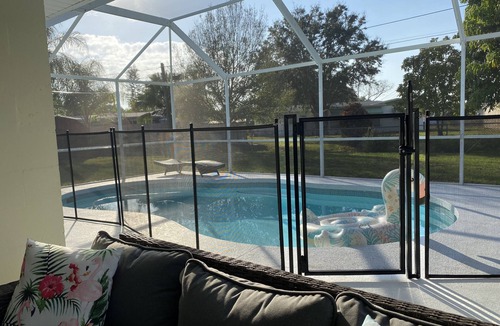 South Gate Ridge House | Bright Sunny Pool Home