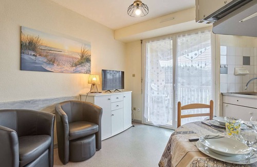 Barbotan-les-Thermes Apartment | Bright T2 with Balcony, WIFI, Parking, Pets Allowed