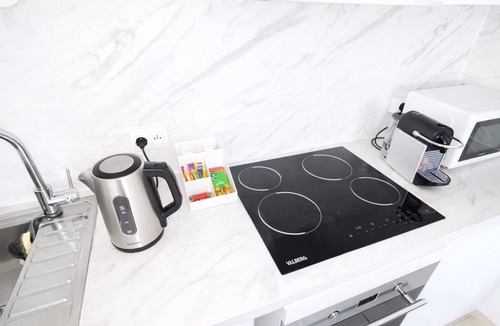 Narbonne Apartment | Bright T2 with private parking