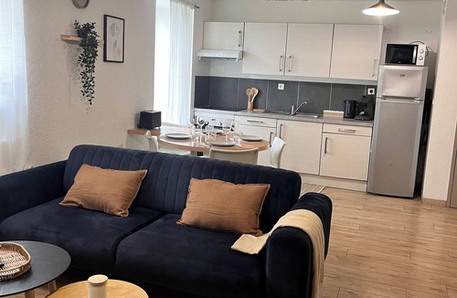 Dol-de-Bretagne Apartment | Bright T3 apartment - downtown - parking