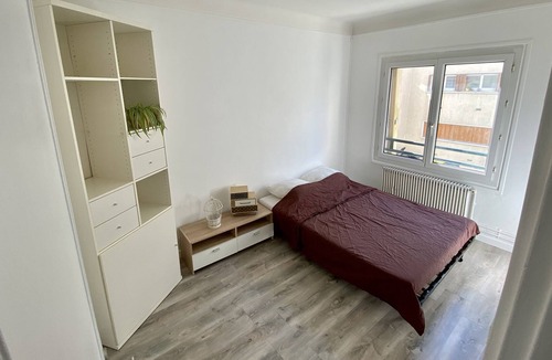 L'Ile-Saint-Denis Apartment | Bright T4 Seine view