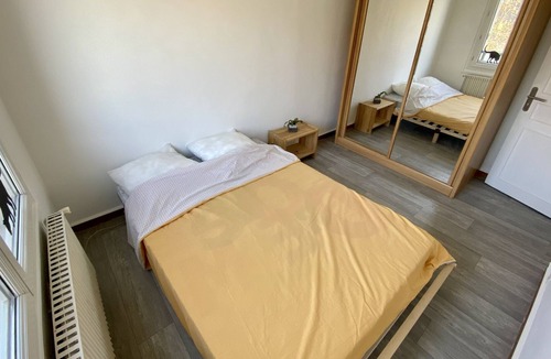 L'Ile-Saint-Denis Apartment | Bright T4 Seine view