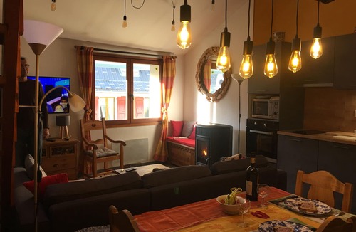 Barcelonnette Apartment | Bright through-apartment for 5 people