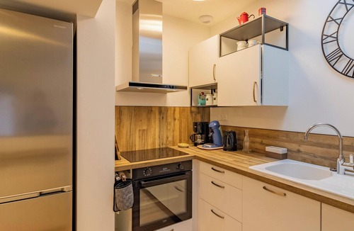 Cholet Cottage | Bright townhouse, Cholet center