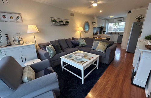 Ocean Grove House | BRIGHT TOWNHOUSE, WALK EVERYWHERE