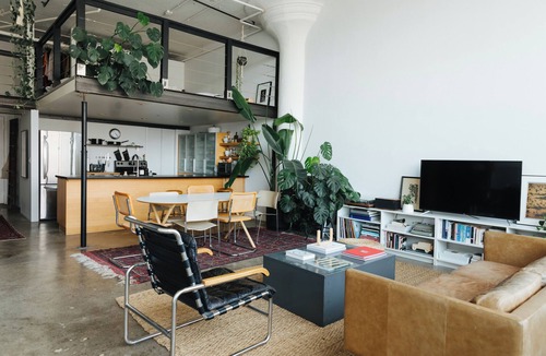 Leslieville Apartment | Bright Trendy Leslieville Loft & Studio