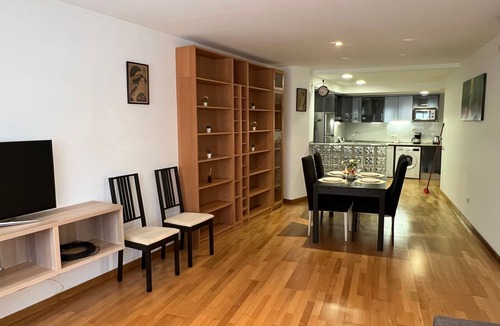 El Guinardo Apartment | Bright Two-Bedroom Apartment in Maragall