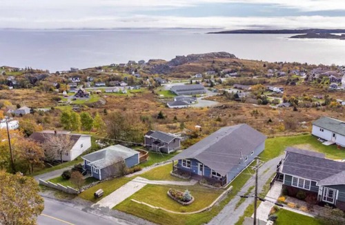 Upper Island Cove House | Bright Upper Island Cove Home/Cathedral Ocean View