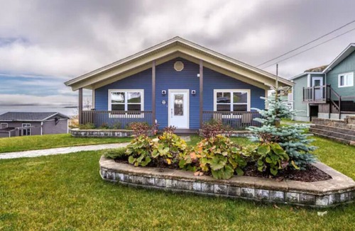 Upper Island Cove House | Bright Upper Island Cove Home/Cathedral Ocean View