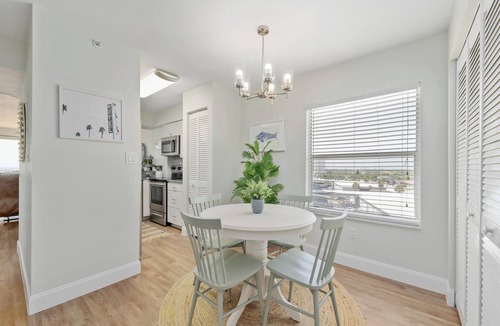 Seawinds Condo Condo | Bright, Upscale Oceanfront Condo w. Amazing Views, Pool