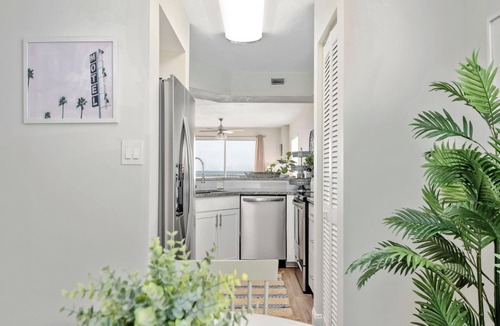 Seawinds Condo Condo | Bright, Upscale Oceanfront Condo w. Amazing Views, Pool