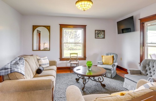 Van Wert Cottage | Bright Van Wert Home: 1/2 Mi to Golf Course!