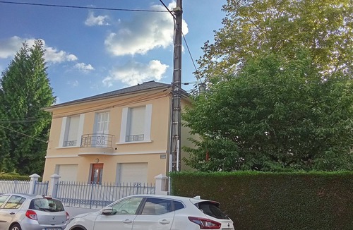 Lourdes Villa | Bright villa 12 pers, 6 rooms, 4 bdrms with private bathrooms, terrace and garden