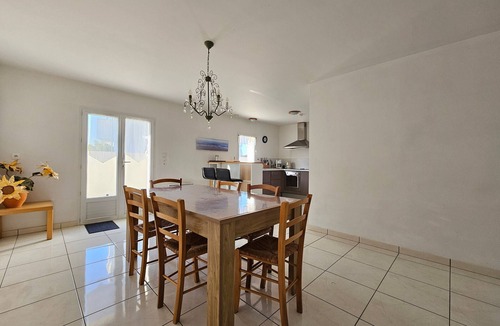 La Faute-sur-Mer House | Bright villa for 6, near beach and shops