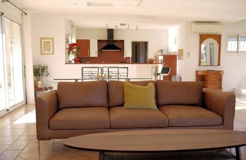 Neffies Villa | Bright Villa, Large Villa with swimming pool near Pezenas.