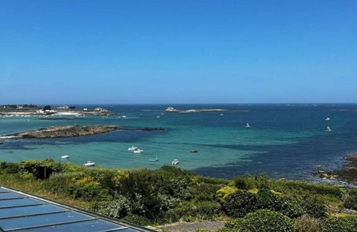 Plouguerneau Villa | Bright villa with breathtaking ocean views.