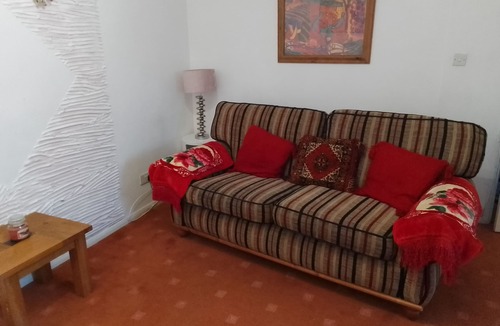 Redditch Apartment | Bright, warm, spacious 3 bedroom flat with balcony, Redditch