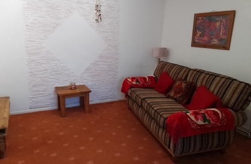 Redditch Apartment | Bright, warm, spacious 3 bedroom flat with balcony, Redditch