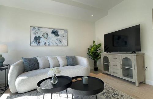 North End Apartment | Bright warm & spotless 1 BR in North End Halifax