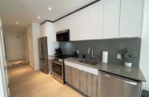 North End Apartment | Bright, warm & spotless 1 BR in North End Halifax