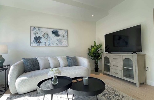 North End Apartment | Bright, warm & spotless 1 BR in North End Halifax