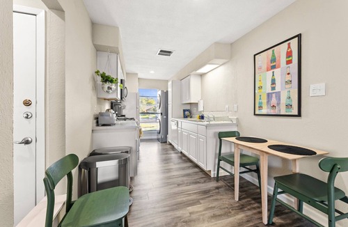 Quail Hollow House | Bright, welcoming home minutes from Q2 + Domain