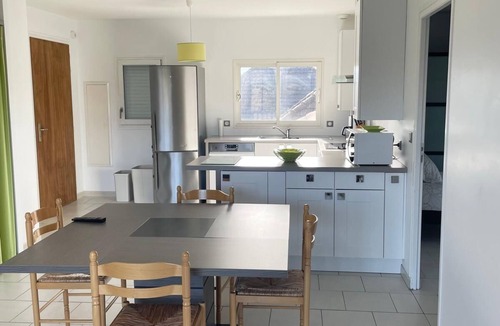 Salies-de-Bearn Apartment | Bright, well-equipped T3 near downtown with balcony