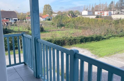 Salies-de-Bearn Apartment | Bright, well-equipped T3 near downtown with balcony