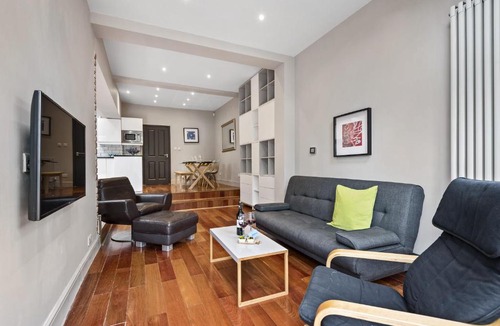 Kilburn Apartment | Bright West Hampstead Apartment