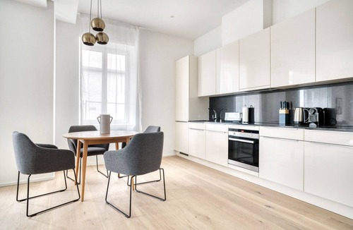 Sihlfeld Apartment | Bright Wiedikon 3.5 Room w/Storage & W/D, 3 min to Market, by Blueground