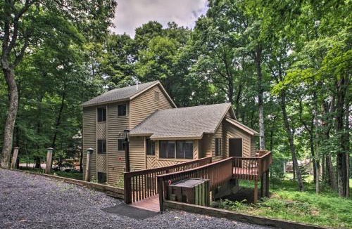 Chestnut Springs House | Bright Wintergreen Resort Home; Deck & Grill!