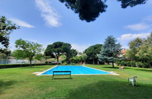Masnou Apartment | Bright with pool near the beach and Barcelona by train